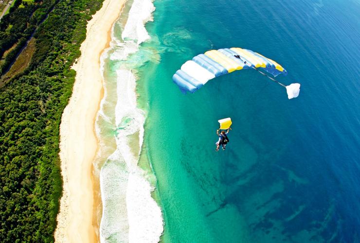 Skydive di Cairns, QLD © Tourism and Events Queensland 