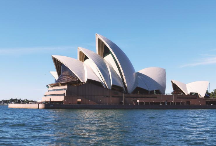 Ansicht des Sydney Opera House vom Wasser aus, Sydney, New South Wales © Tourism Australia