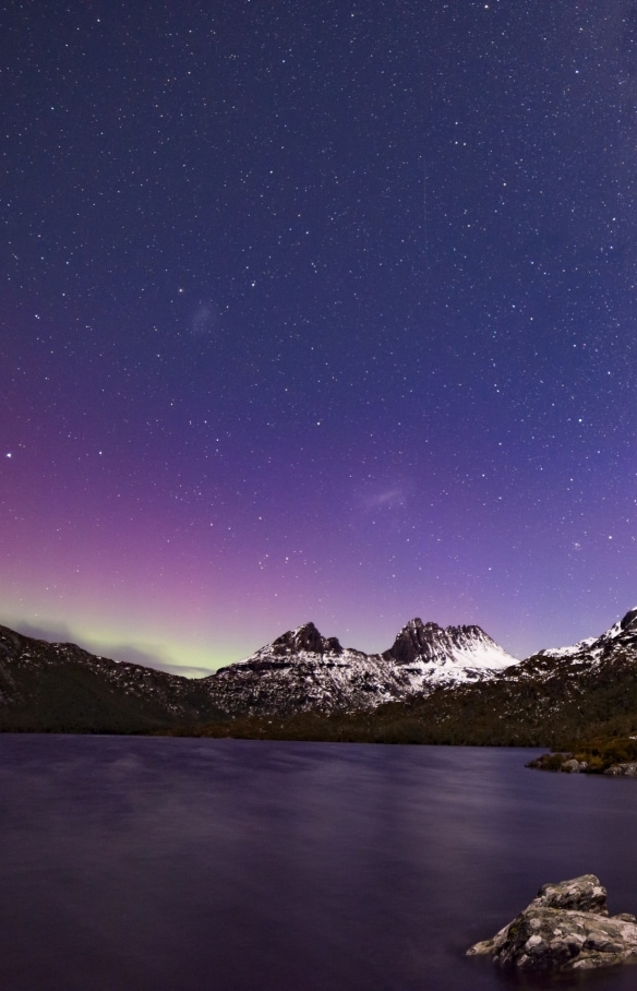 Aurora Australis über Cradle Mountain, Tasmanien © Pierre Destribats