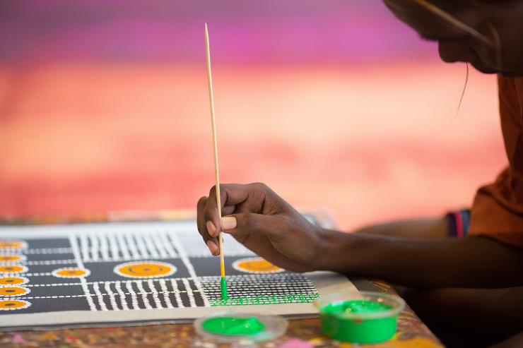 Maruku Arts, Uluru-Kata Tjuta National Park, Northern Territory © Tourism Australia/NTCB Maruku Arts, Uluru-Kata Tjuta National Park, Northern Territory © Tourism Australia/NTCB