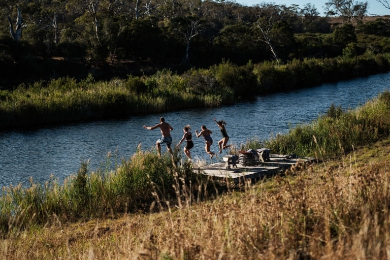 Swan River Sanctuary, Swansea, Tasmania © Stu Gibson