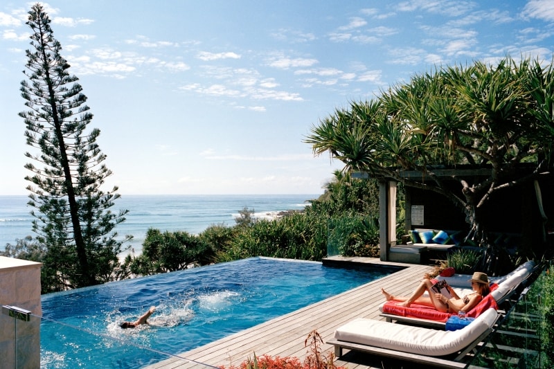 Beach House on Wategos Beach, Byron Bay, NSW © Tourism Australia