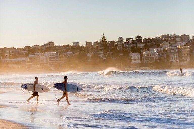 Bondi Beach, Sydney, NSW © Destination NSW