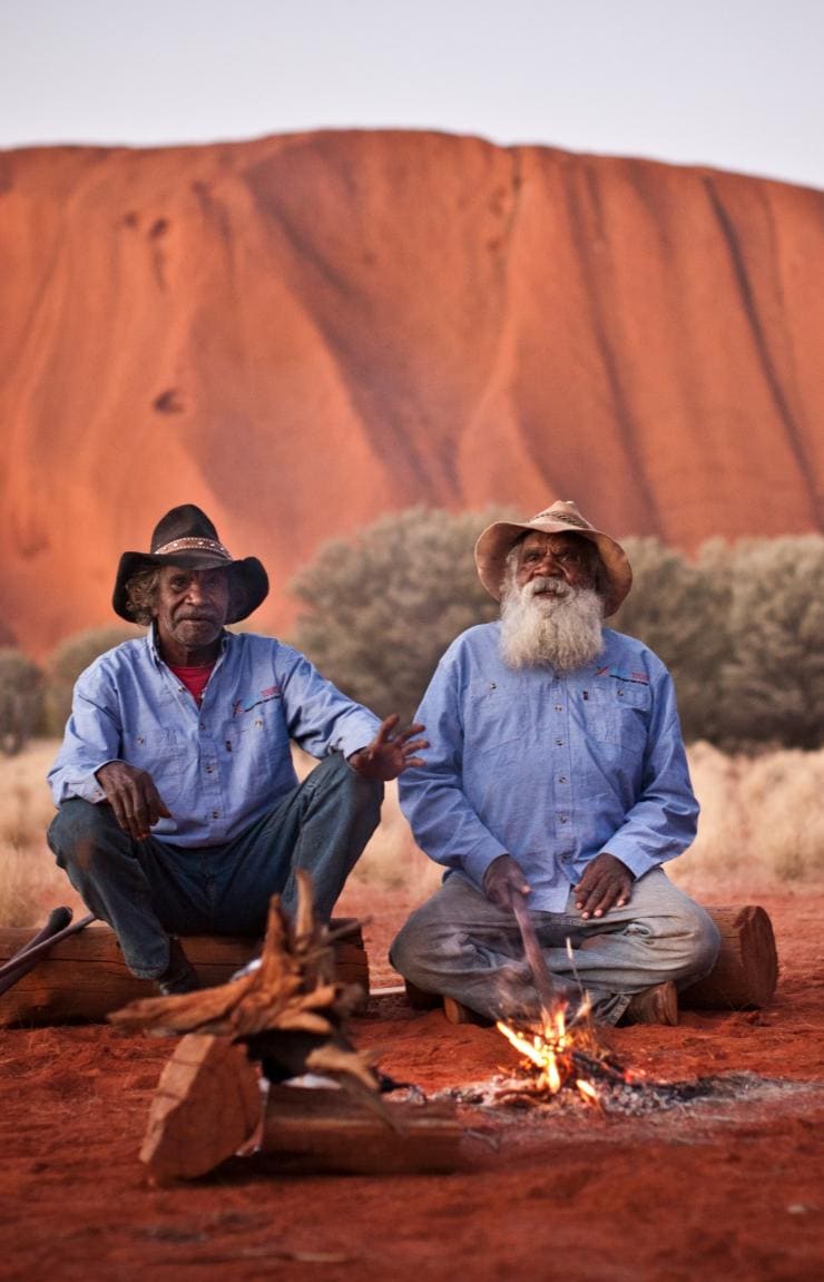 Uluru Aboriginal Tours, Uluru-Kata Tjuta National Park, NT © Tourism Australia