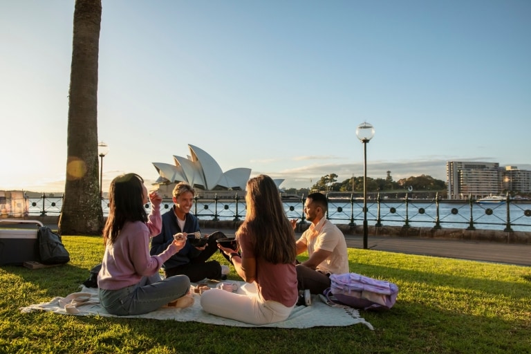 Hickson Road Reserve, The Rocks, NSW © Destination NSW